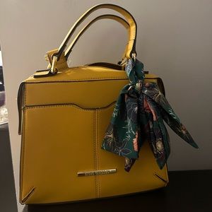 Mustard yellow Steve Madden purse